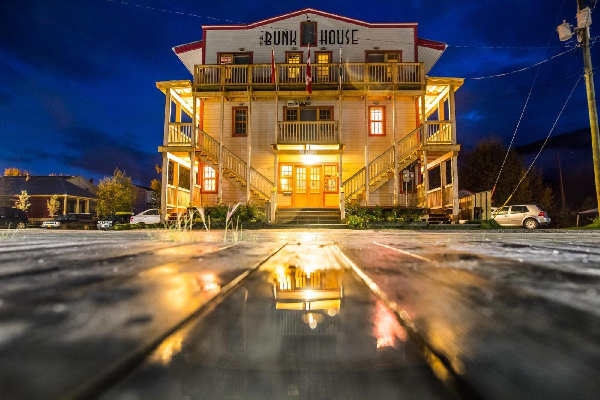 The Bunkhouse Hotell Dawson City Exteriör bild